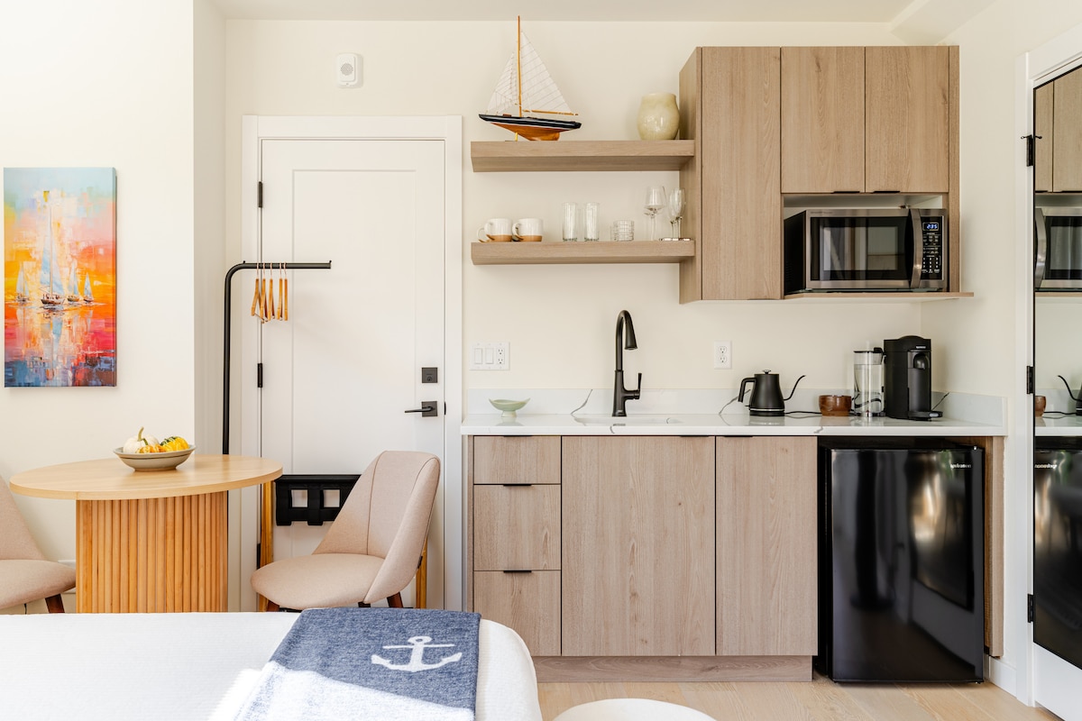 Modern Bright Clean