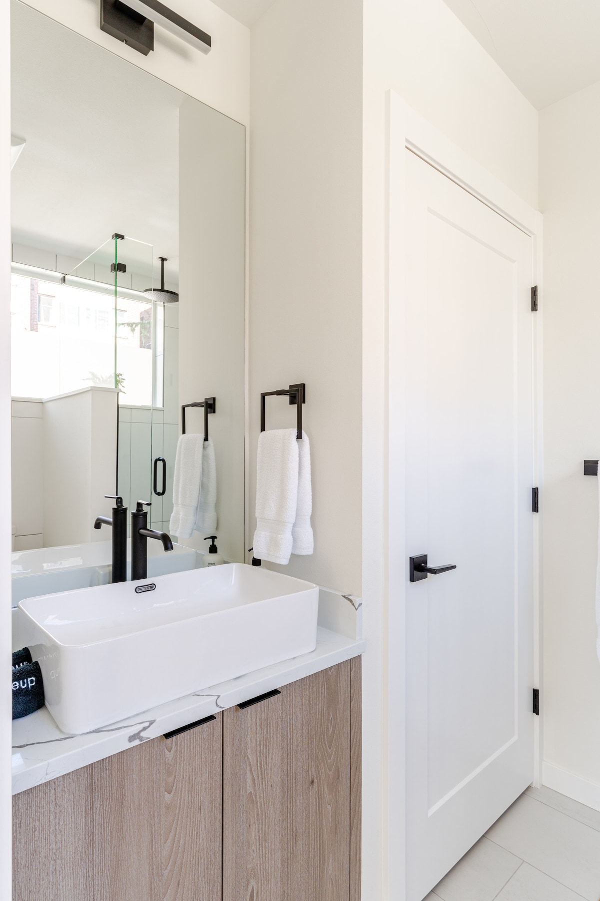 Modern Bright Clean