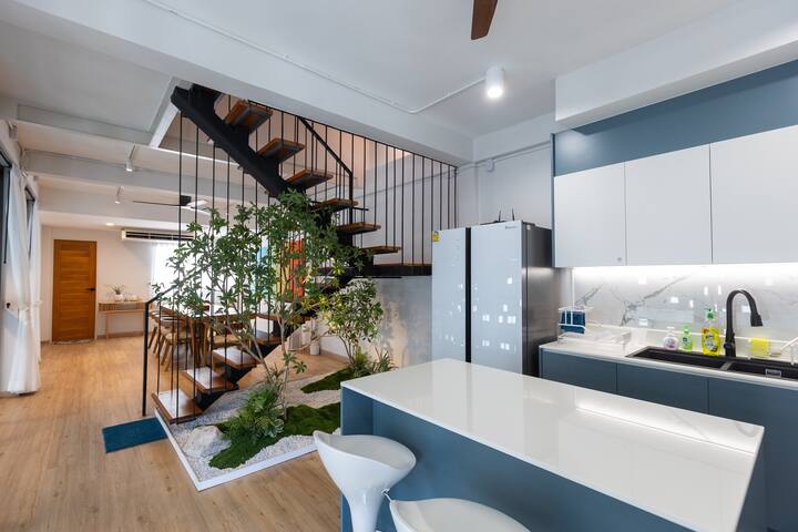 New Exclusive Indoor Pool Villa 4 mins from BTS gallery image 4