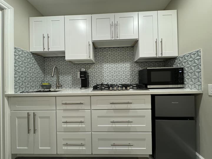 Private Aparthotel With Kitchen - Lake Success, Northville