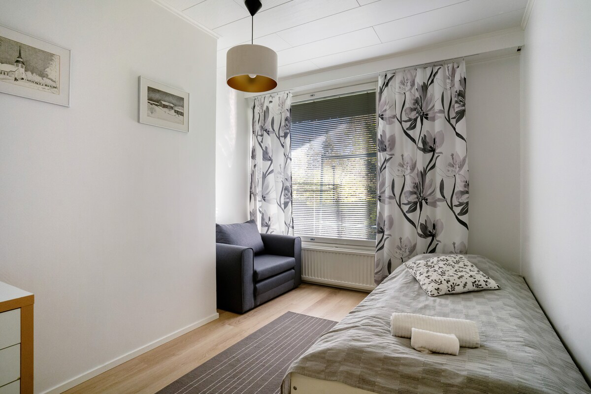 1 единично легло, спално помещение 80 * 200