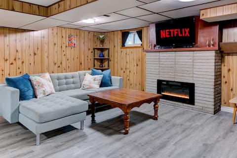 Successful Airbnb property: Spacious 1BD Apartment | Prime Location | Parking in Riverside