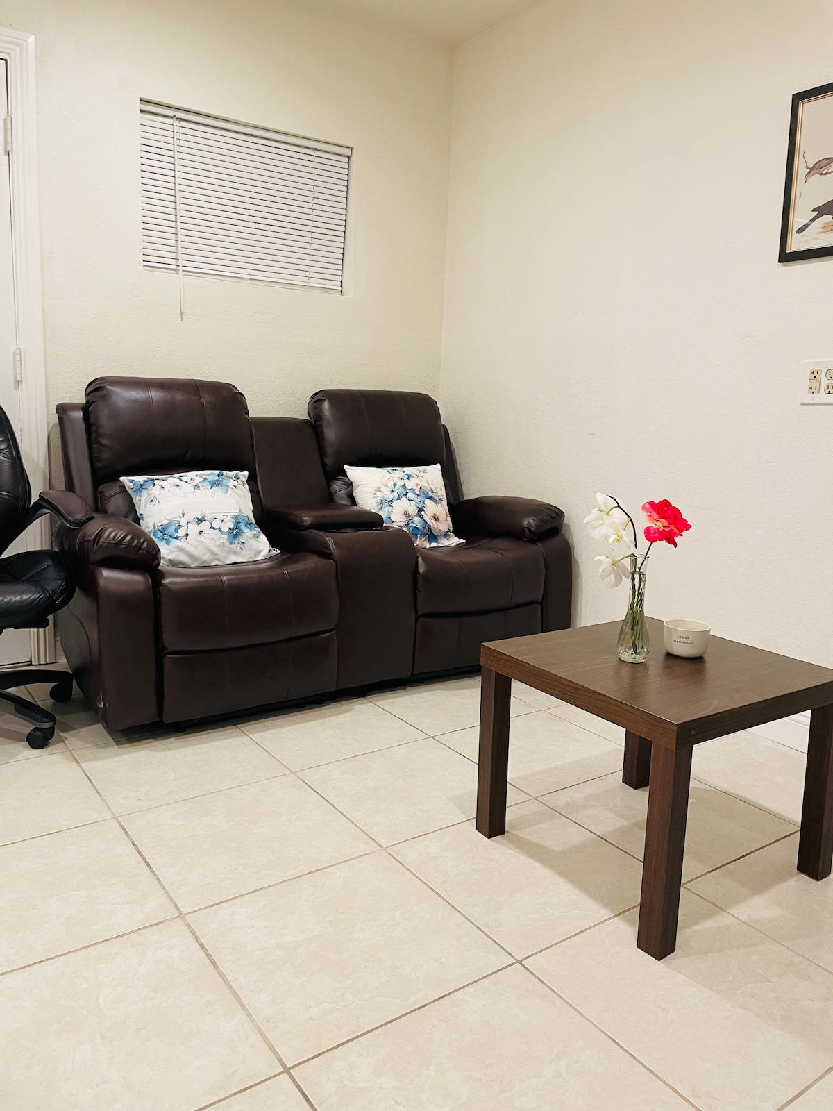 Popular Airbnb listing: Guesthouse Oasis in West Covina in West Covina