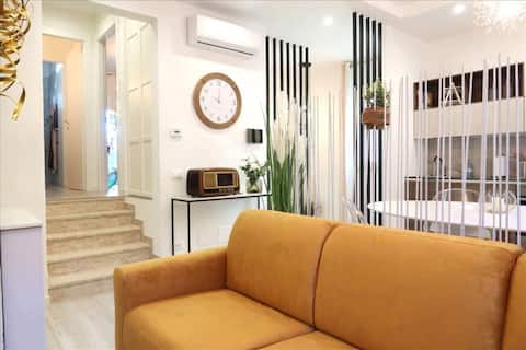 Top Airbnb: CasaLuMo – Old Town Cesenatico private parking a Cesenatico