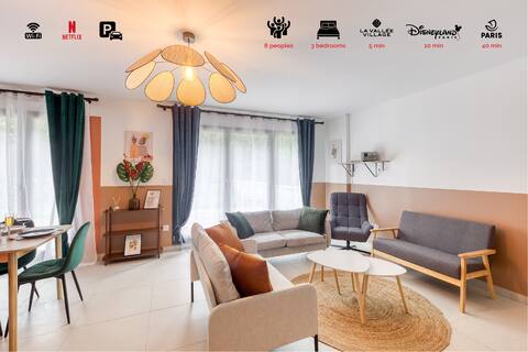 (B1) Elegant House / Disney & Paris