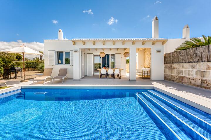 Coqueta villa con piscina Cap d’Artrutx, Menorca. gallery image 5