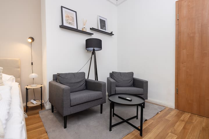 4 Rooms/ Big Kitchen/ Balcon/ at Maybachufer gallery image 3