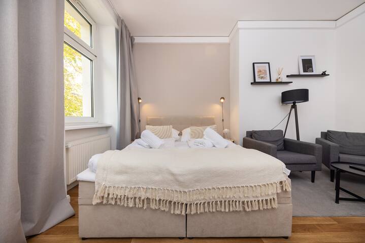 4 Rooms/ Big Kitchen/ Balcon/ at Maybachufer gallery image 5