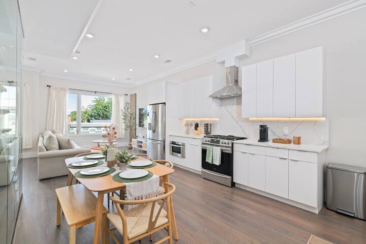 NEW LUX 3BR w/ FREE Parking & Rooftop Mins to NYC! gallery image 4