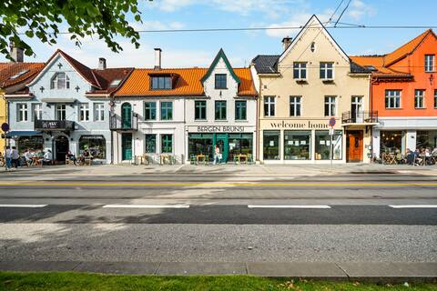 One of a kind in Bergen | 7 Bedrooms | 15 Guests!