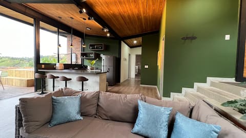 Successful Airbnb property: Babakan in El Peñol