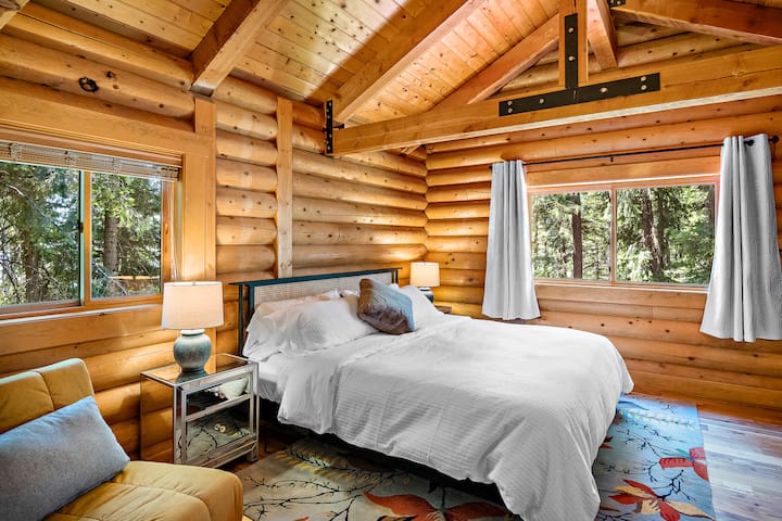 Ძირითადი საძინებელი ზედა სართულზე