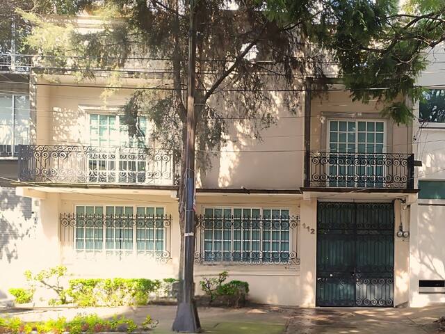 ¡Spectacular Crystal House! -7BR upscale. gallery image 3