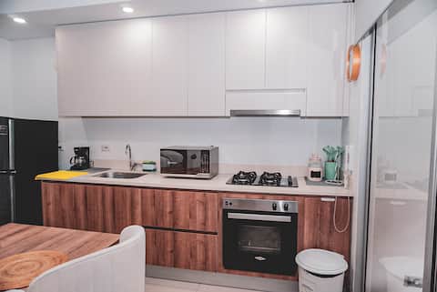 Successful Airbnb property: Cozy Apt + WiFi + TV + Pool + AC + Jacuzzi + Gym + Parking @Cali in Juanambú