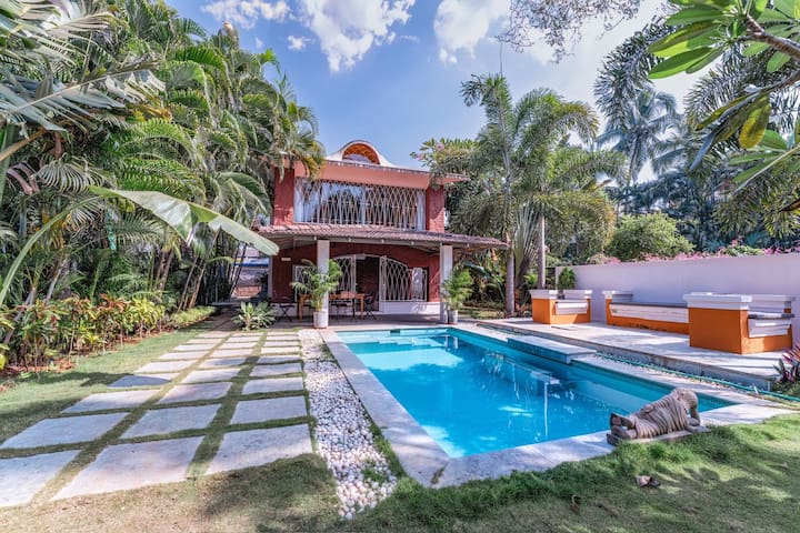 Charming Beach villa near Candolim beach North Goa