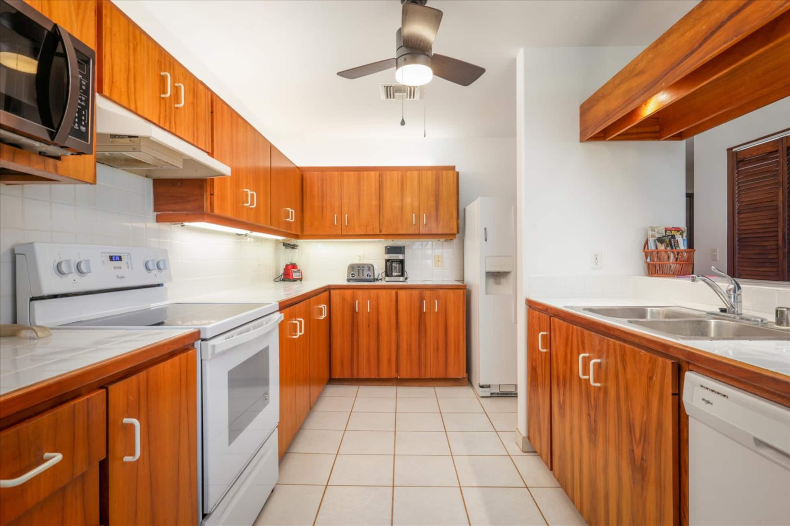 Kanaloa at Kona Unit # 1403 Partial Ocean 2BD/2BA - Photo 9