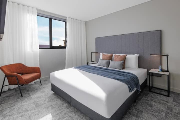 New Hotel! One Bedroom Dda Accessible Apartment - Australia