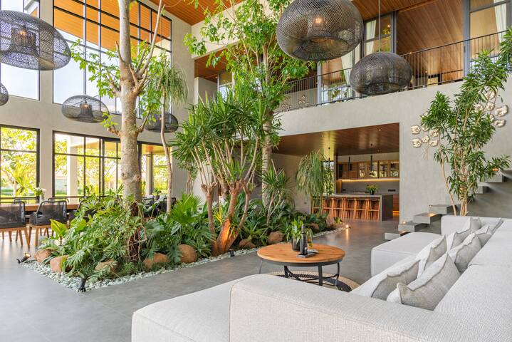 Palm Living Holiday Rentals & Management managed Airbnb listing 1