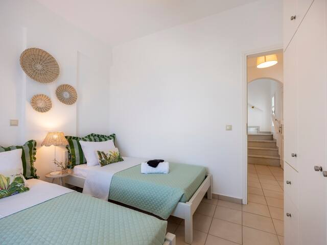 Aeolus gallery image 5