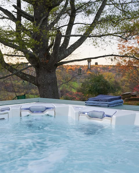 Historic farmhouse escape on 14 scenic acres