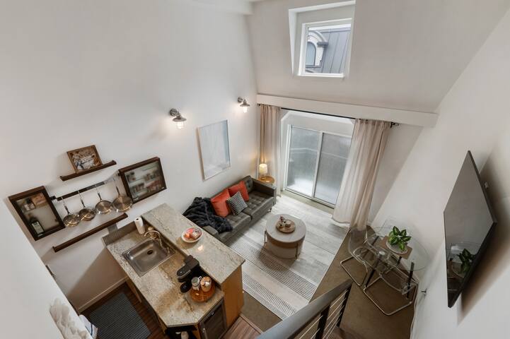 The Seafarer: A Curated Seattle Experience gallery image 4