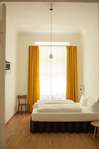 Beautiful City Apartment in trendy area gallery image 3