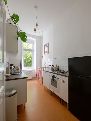 Beautiful City Apartment in trendy area gallery image 5