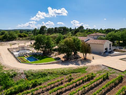 Villa Les Vignes – Les Demoiselles in Versailles