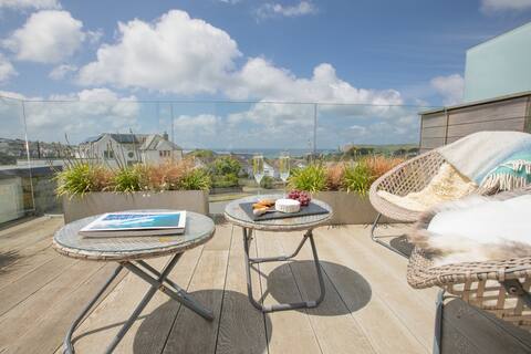 Exceptional Designer Hs Slps10, nr Polzeath Beach