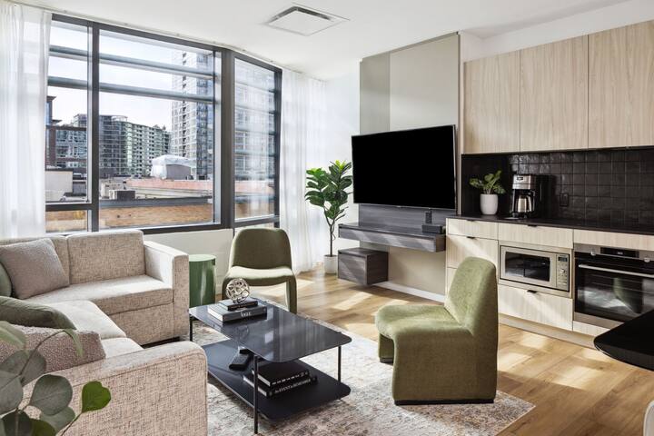 Smithe House -Two-Bedroom, Two-Bath Apartment gallery image 4