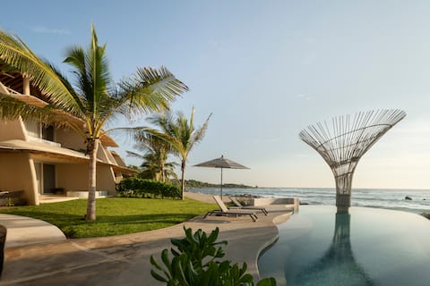 Beachfront Condo Los Panchos in La Saladita Beach