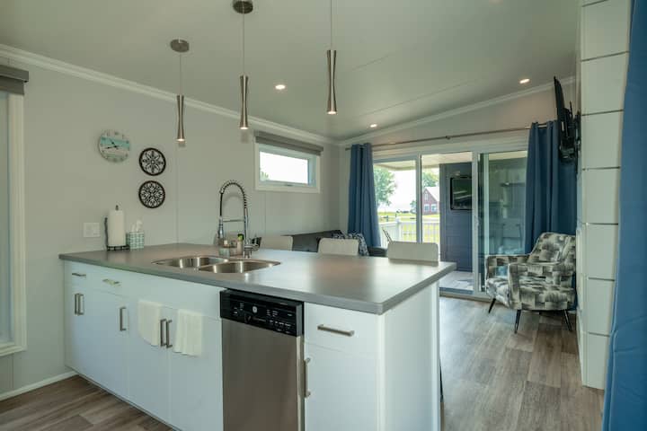 Deluxe 1 Bedroom Vacation Rental On Lake Ontario - Westcott Beach State Park, Henderson