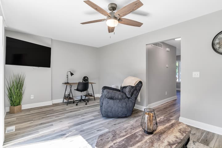 Stylish Groveland 2br/2.5 Bath Townhome- Unit 6643 - Holly Recreation Area, Holly