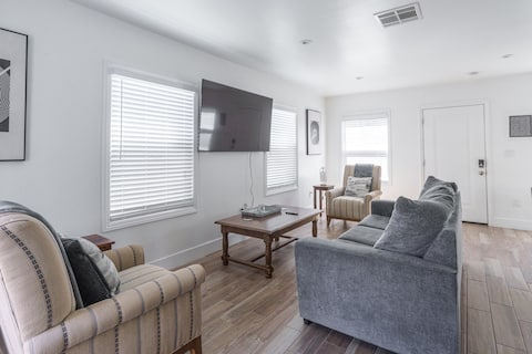 Successful Airbnb property: Relax in Style: Your Private Home Away From Home in Costa Mesa
