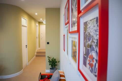 Successful Airbnb property: NEW! Urban Luxe 1BR Apt: Acropolis in Full Glory! in ΕΜΠΟΡΙΚΟ ΚΕΝΤΡΟ
