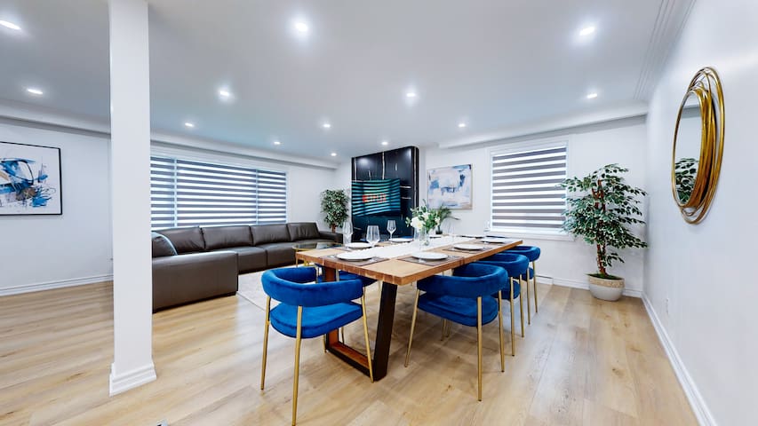 Luxury 7 Bedroom/3 Bath Home [No Cleaning Fee]