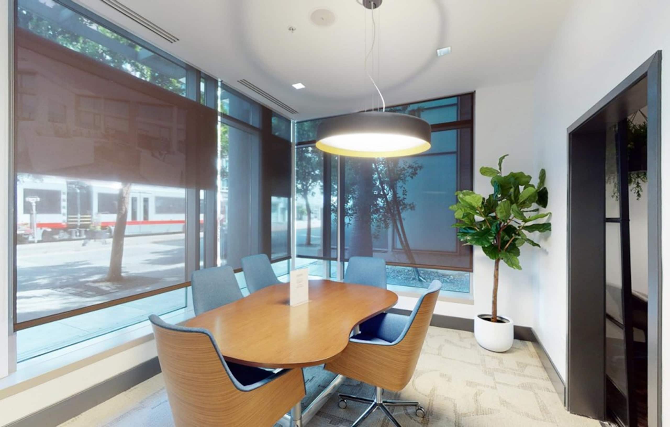 Lux Apartment-Pool/Parking/Spa - Image 43