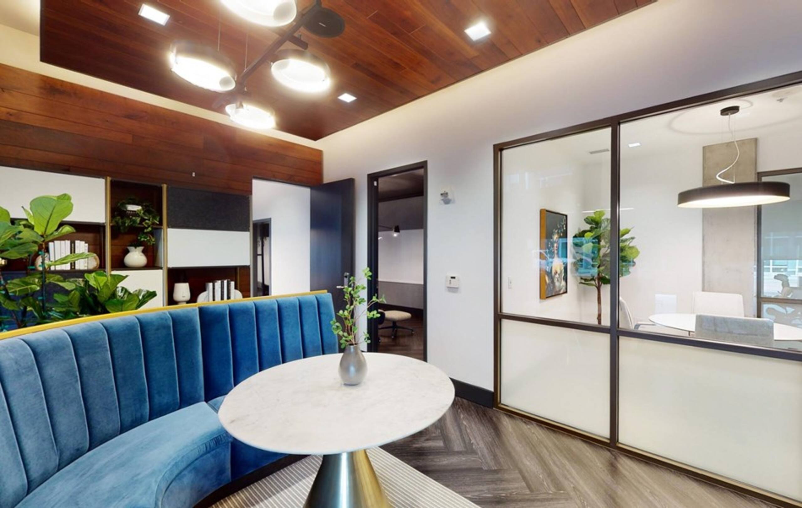 Lux Apartment-Pool/Parking/Spa - Image 44