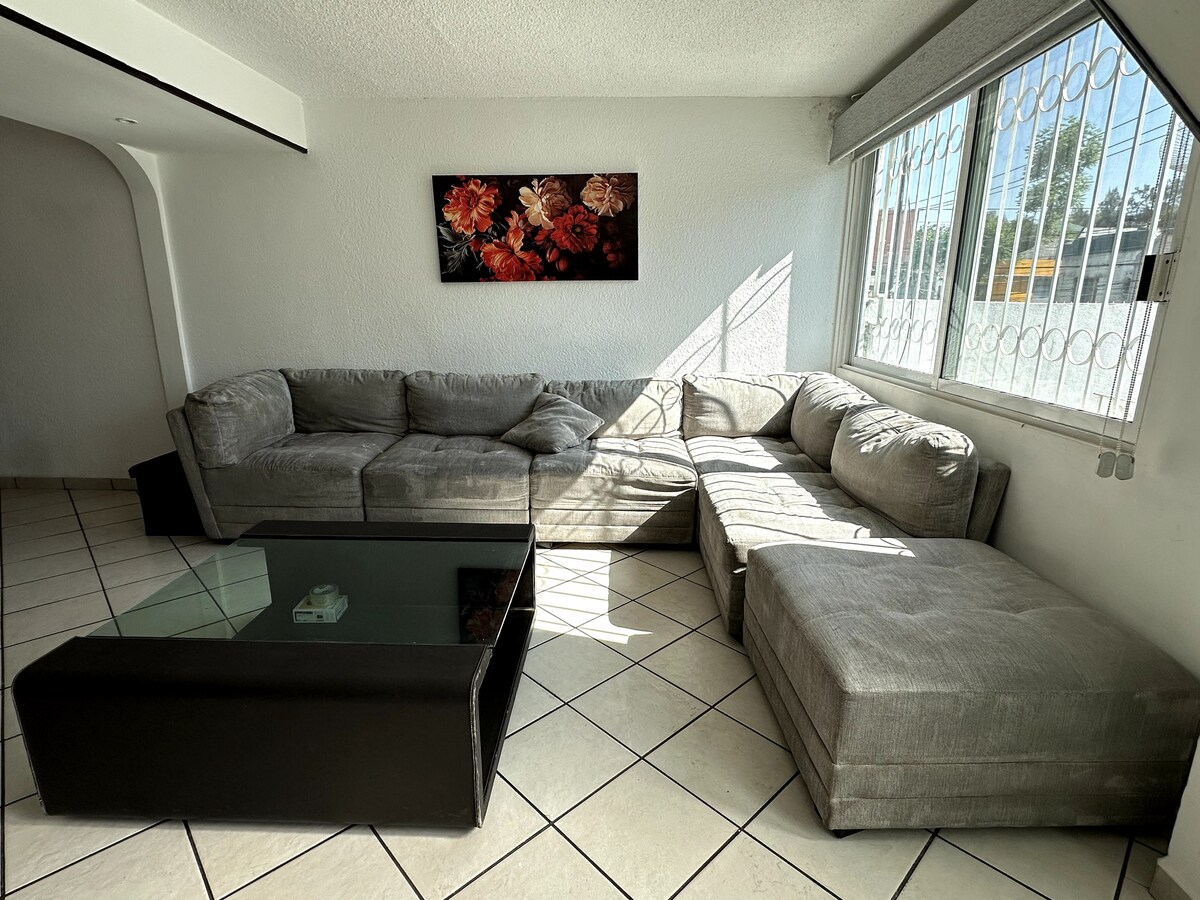 Popular Airbnb listing: Beautiful downtown house minutes from GNP Stadium in Jardín Balbuena
