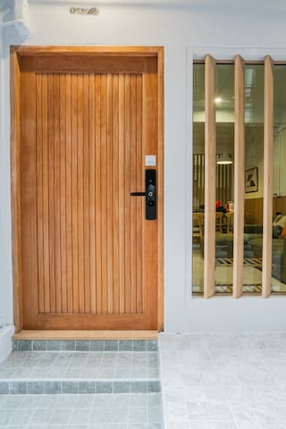 3BR Home 10mins SiamSquare /Sathorn BTS 450m gallery image 5