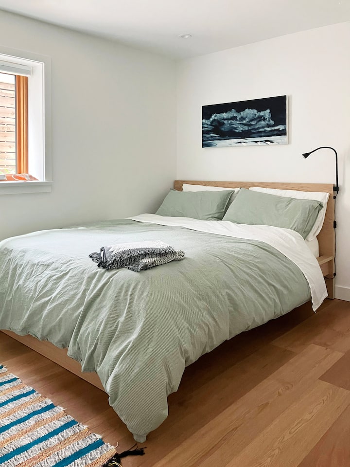 Posteľ s manželskou posteľou Queen