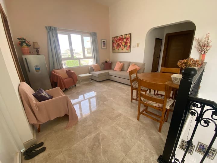 Coin salon privé. Calme et paisible. 