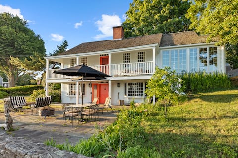 Waterside retreat! 4BR/3BA with private dock/views