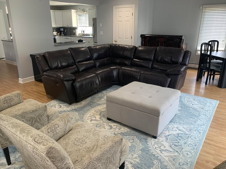 Your Beach Retreat - Commuter Dream - 4 Br/2.5 Ba - Hull, MA