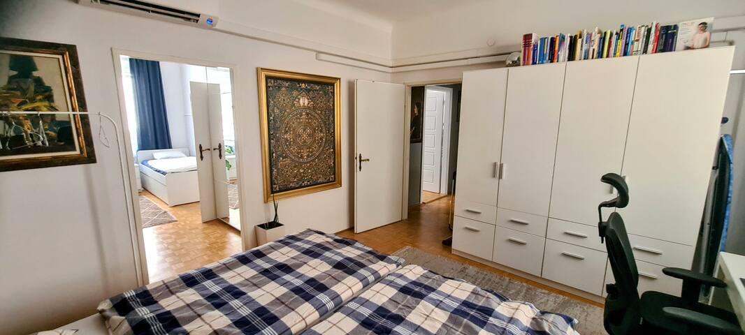 ArtApartment near Stephansplatz Stylish 2 BR AC gallery image 5