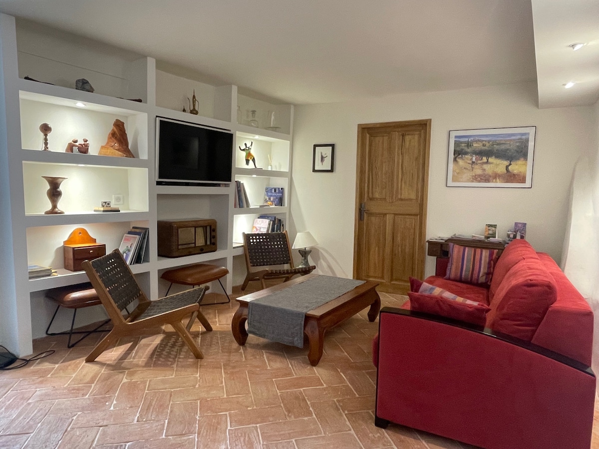 Top Airbnb: La Farigoulette - The charm of the Old Village à Saint Saturnin Lès Apt