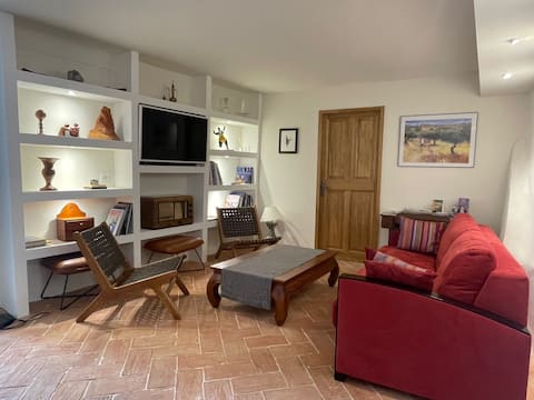 Top Airbnb: La Farigoulette - The charm of the Old Village in Saint Saturnin Lès Apt
