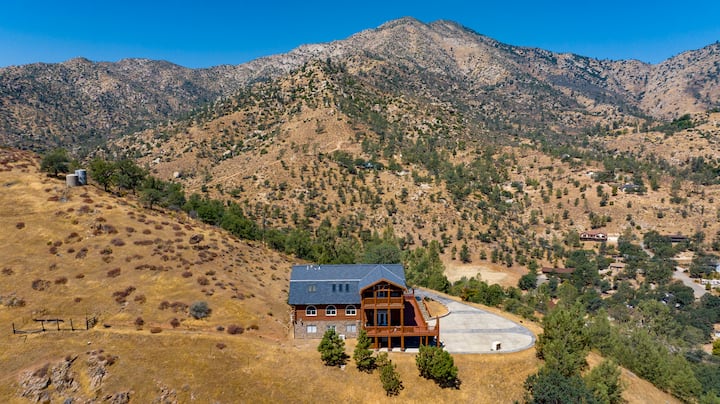House on the Hill/ 5 Bedroom lux home in Kernville - Houses for