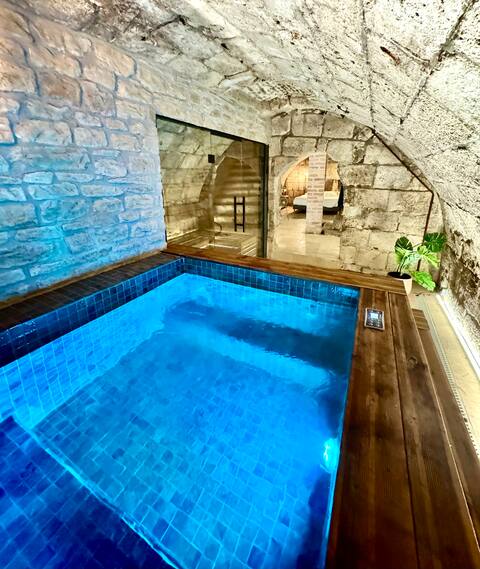 Impressionist Spa – Hot Tub, Sauna