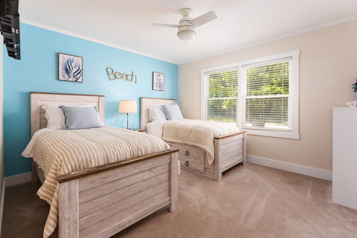 Children are going to love the bedroom with two twin beds.